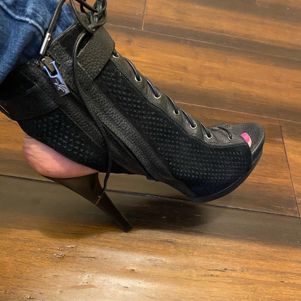 Kenneth Cole leather day dream sandal bootie